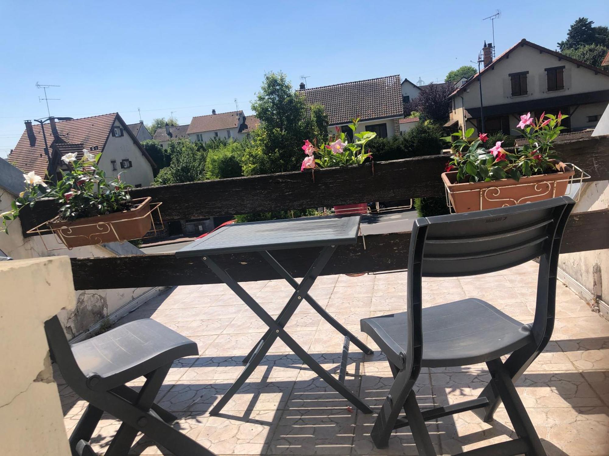 Chelles - Paris - Disneyland Marne La Vallee Buitenkant foto